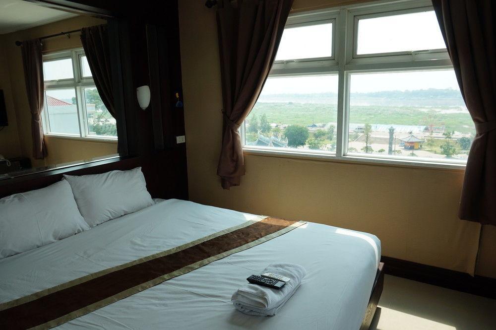 V Hotel Vientiane Exterior foto