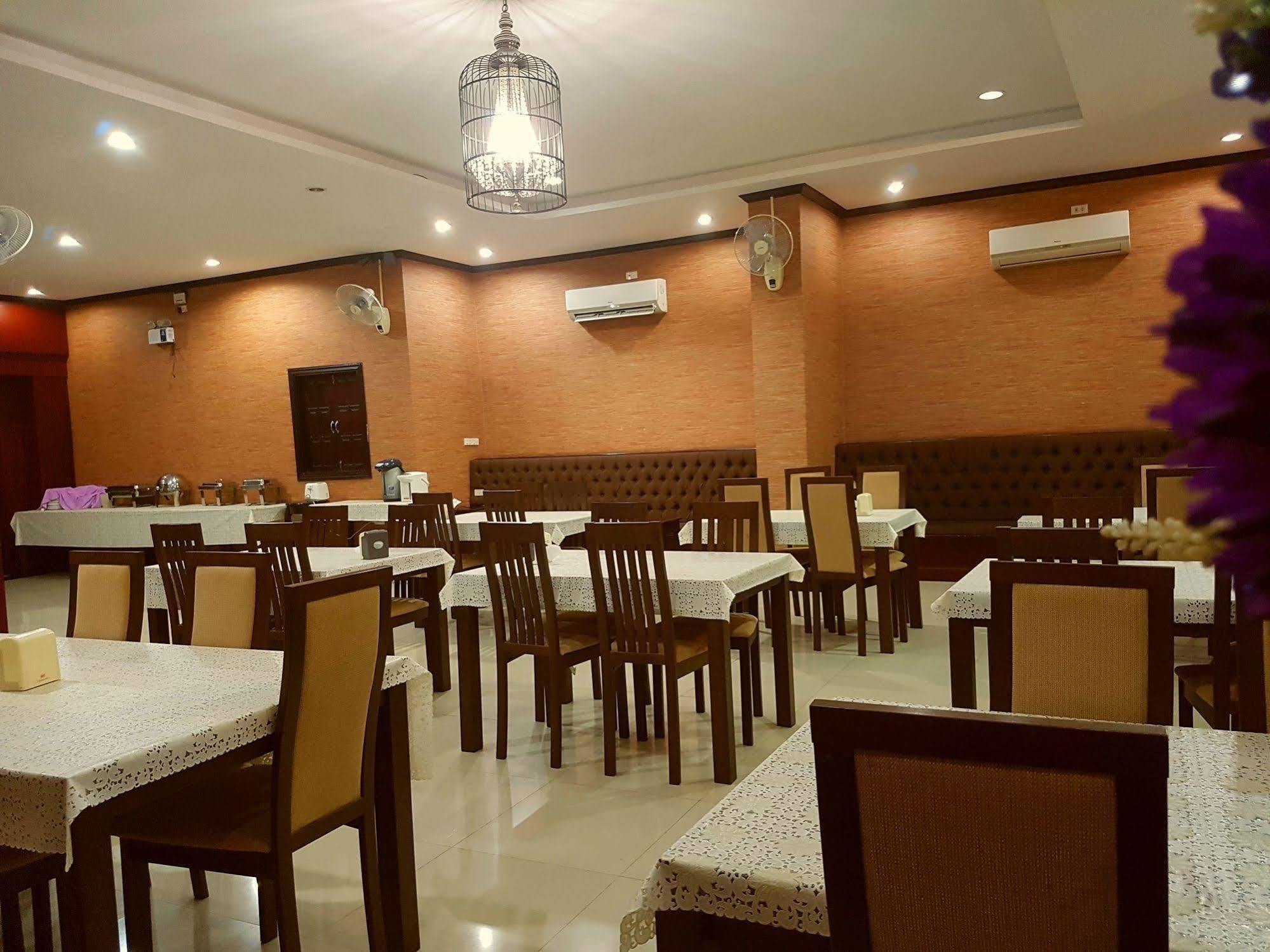 V Hotel Vientiane Exterior foto