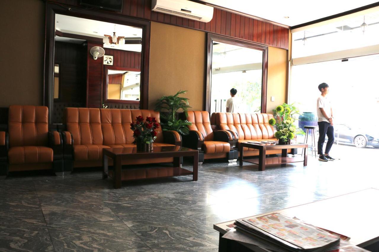 V Hotel Vientiane Exterior foto
